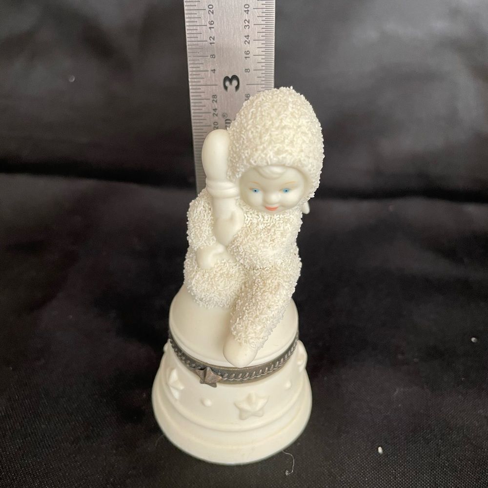 SNOWBABIES, DEPT 56, ‘ILL RING FOR YOU’ RETIRED‎ - Picture 7 of 7